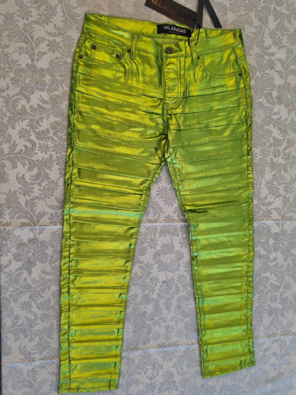 NWT Valabasas Delta Stacked "Verde Lime" Metallic Pleated Jeans Size 34